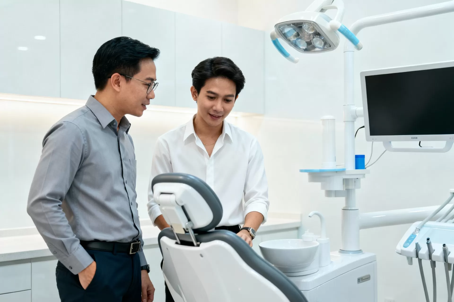 Mở phòng khám nha khoa 2–3 ghế cần vốn bao nhiêu?